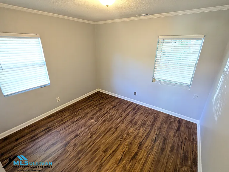 901 Elmira Ave — Photo 11