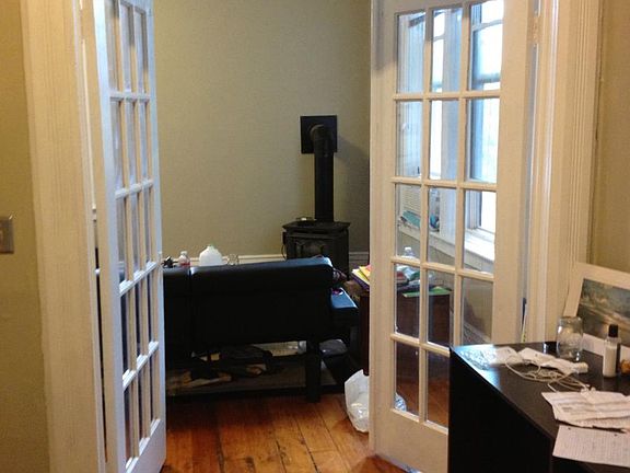 4th image of 209 E Broadway St APT 8
