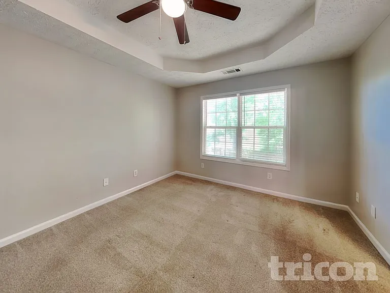 205 Highgrove Dr — Photo 5
