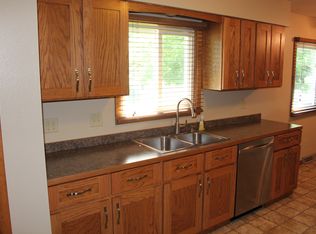 306 9th St SE, Barnesville, MN 56514