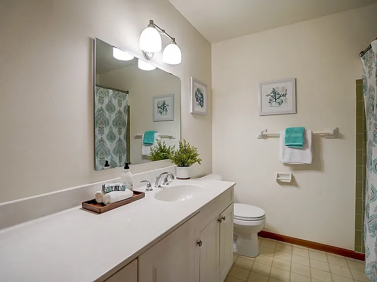 5568 Guilford Rd — Photo 11