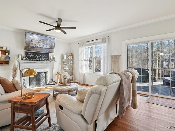 5th image of 9150 Kings Charter Dr