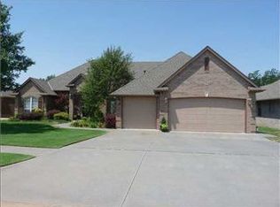 216 Rock Creek Rd, Yukon, OK 73099