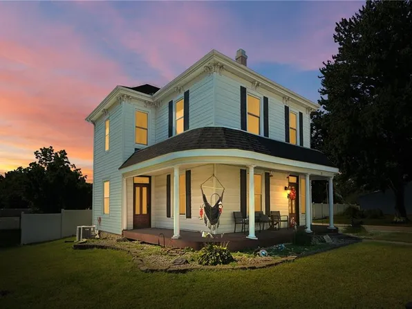 210 W Morgan St, Tipton, MO 65081