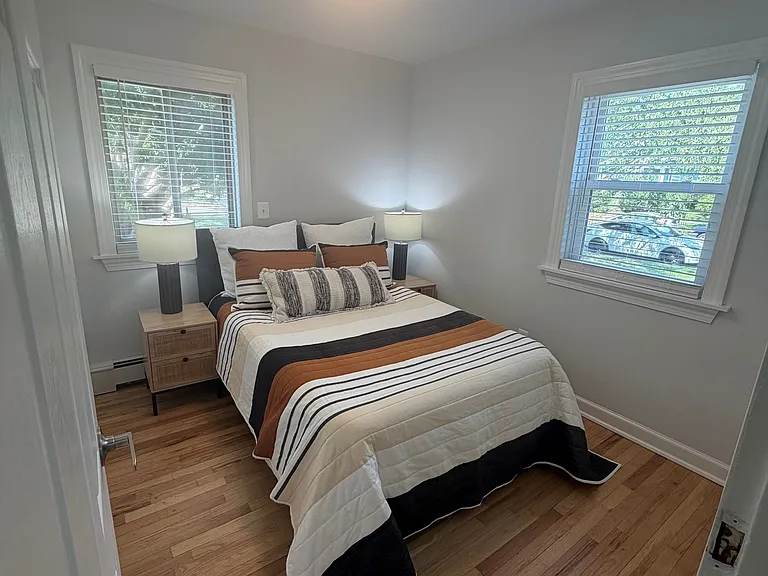 Park Ridge Manor — Photo 9