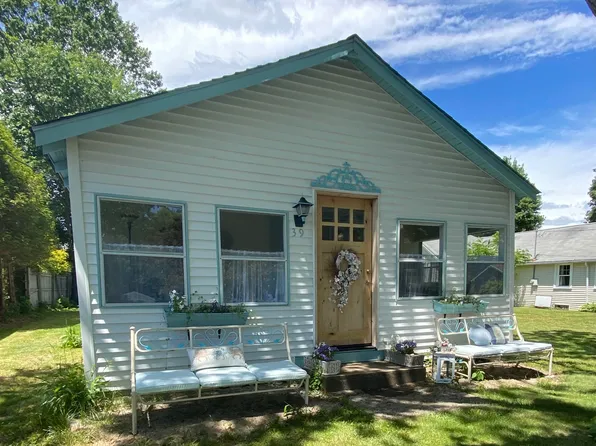 39 Middletown Avenue, Old Saybrook, CT 06475