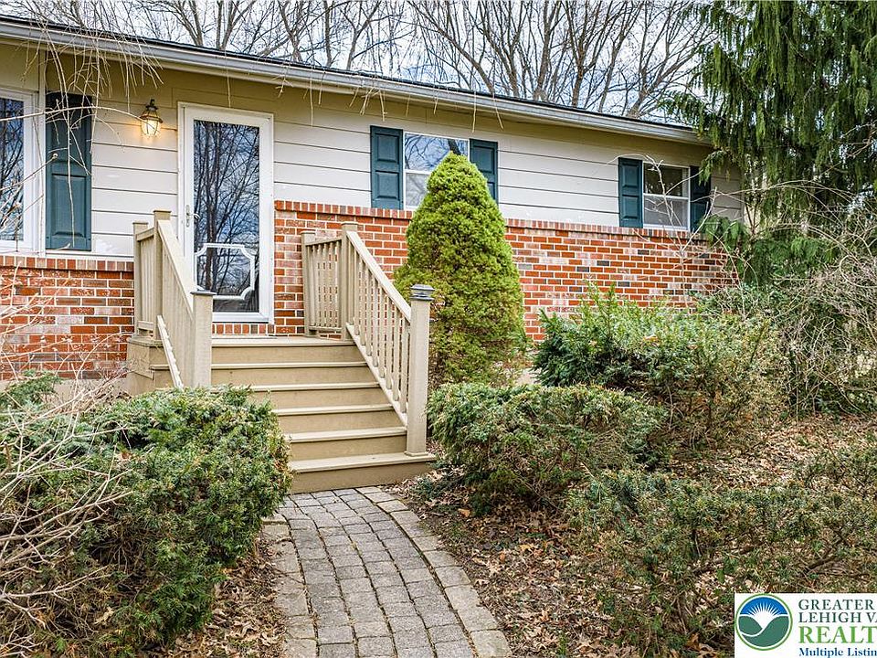 6527 Walnut Ln, Coopersburg, PA 18036 | Zillow