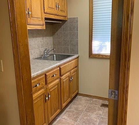 5th image of 9 Tewkesbury Circle Dr