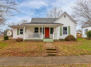 413 S Pennsylvania Ave, Carterville, IL 62918