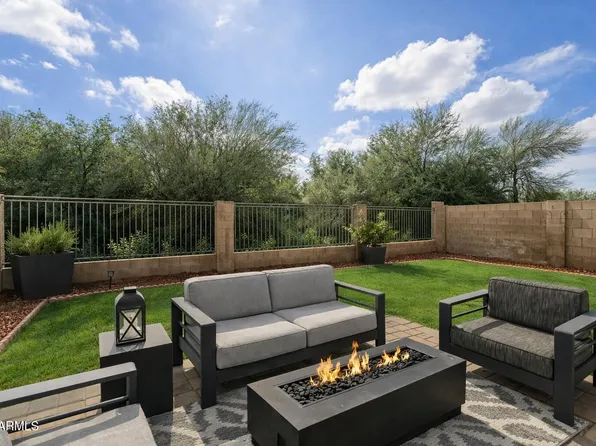 2105 E ROBIN Lane, Phoenix, AZ 85024