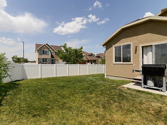 3rd image of 4201 W Red Orchard Way