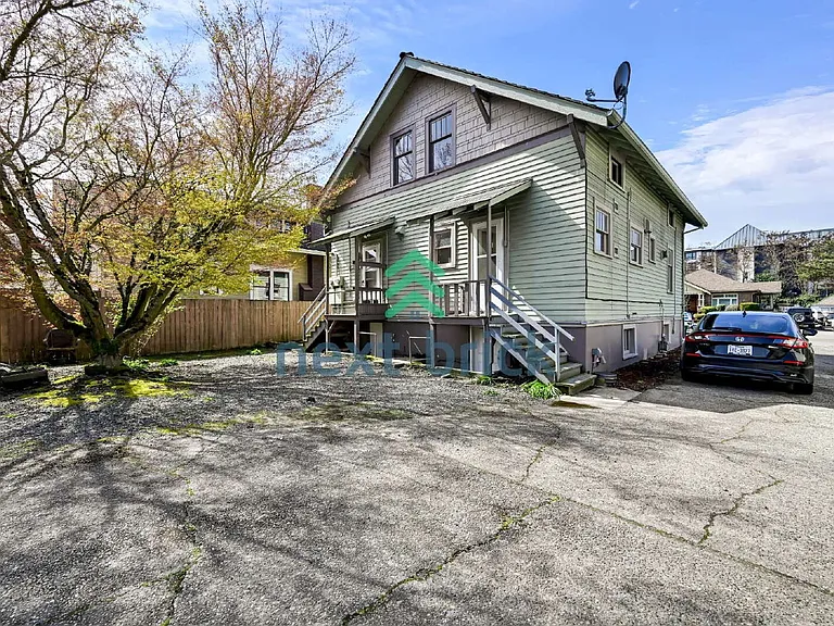 112 Wells Ave S — Photo 16