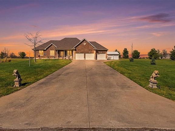 2nd image of 19104 Autumn Ln