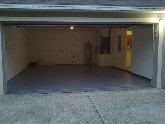 4th image of 5001 Mustang Way
