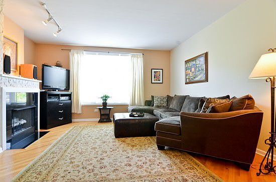 5th image of 4646 N Greenview Ave Unit 12