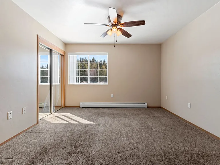 Charlotte Court Apartments — Photo 18