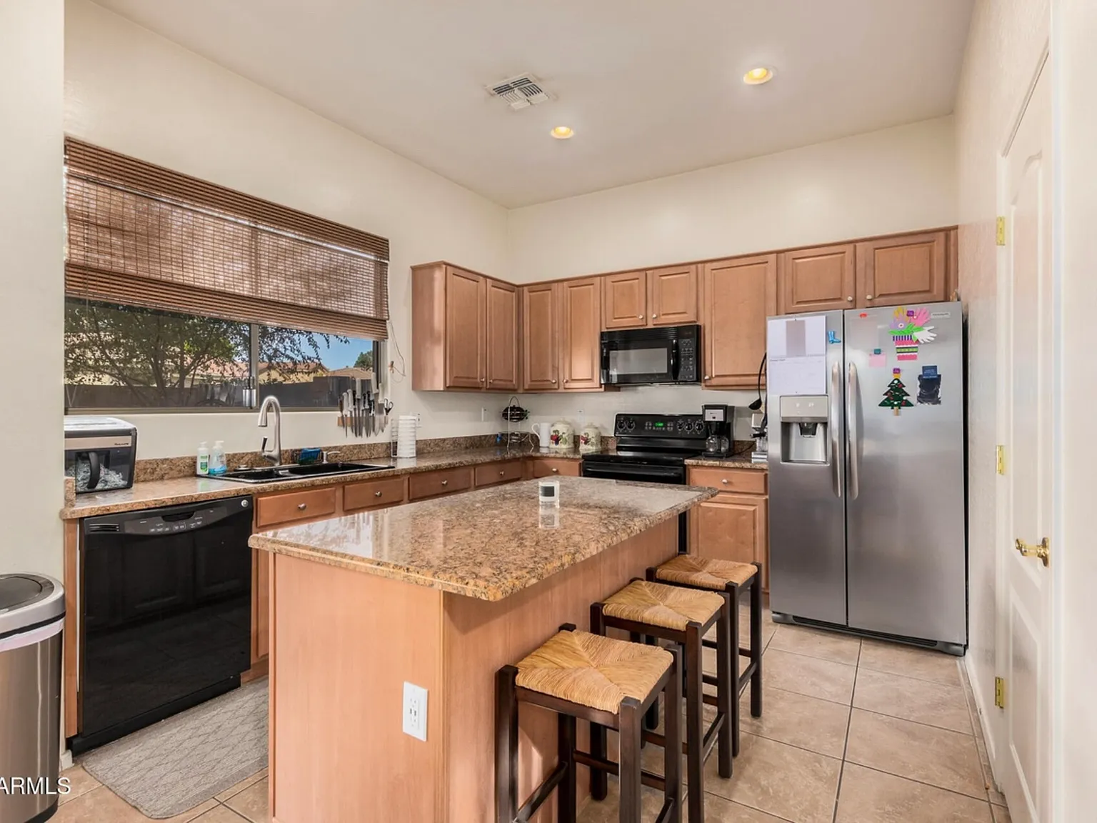 3 bed, 2137 sqft, $2,950 — Photo 3