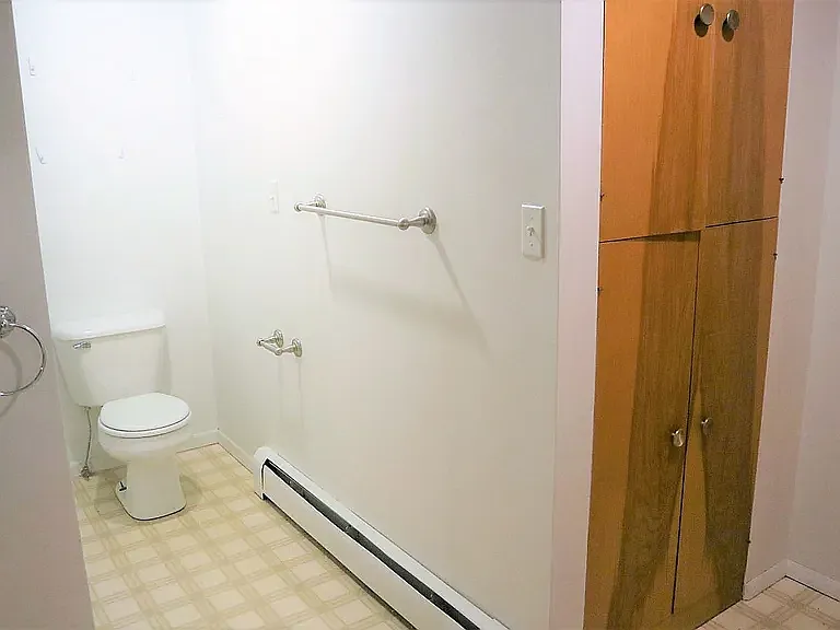 127 Crescent Dr — Photo 3