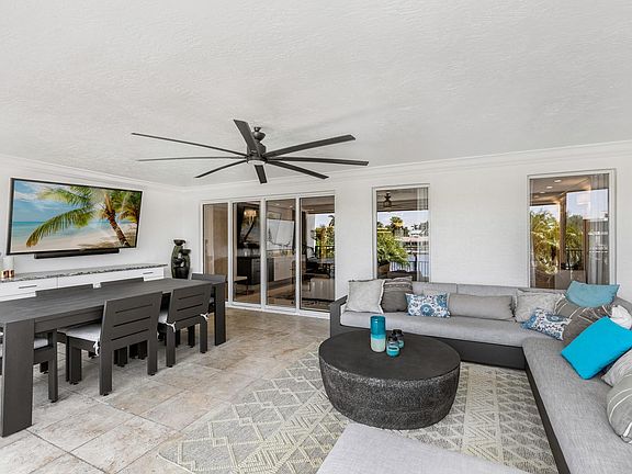 4th image of 615 N Bayshore Drive #103