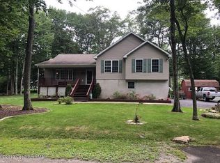 1522 Belgravia Dr, Tobyhanna, PA
