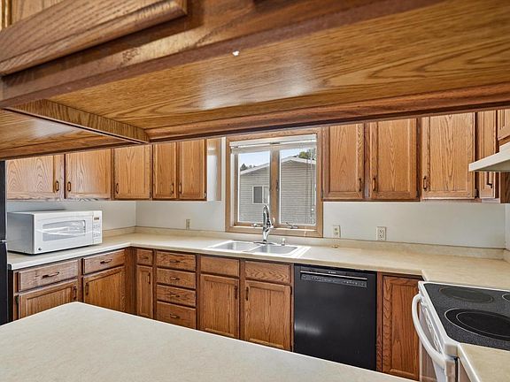 5th image of 1617 E BLODGETT STREET