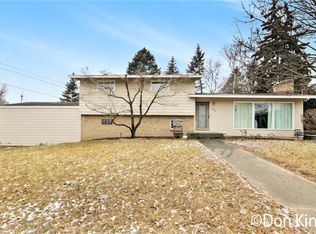 2496 Northville Dr NE, Grand Rapids, MI 49525
