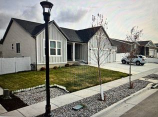 2999 S Graham Peak Dr, Magna, UT 84044