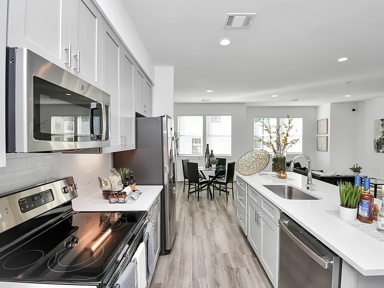 9029 Laverne Oak Ln — Photo 13