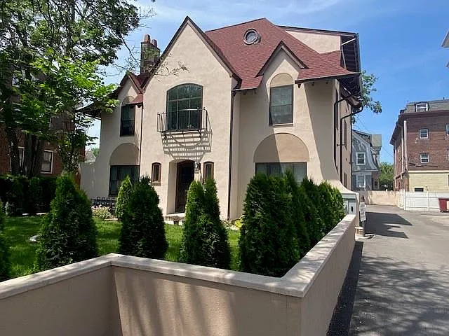 Building Photo - 206 Waterman St #2D