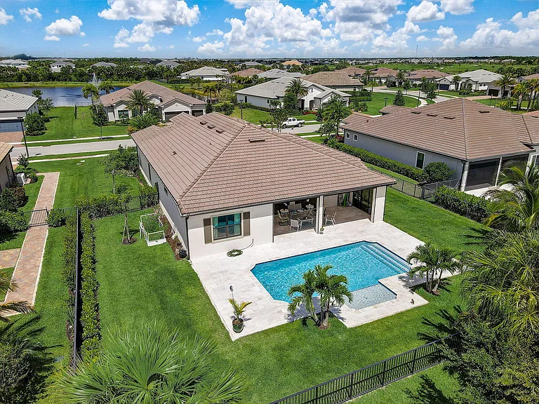 9234 Balsamo Dr — Photo 57