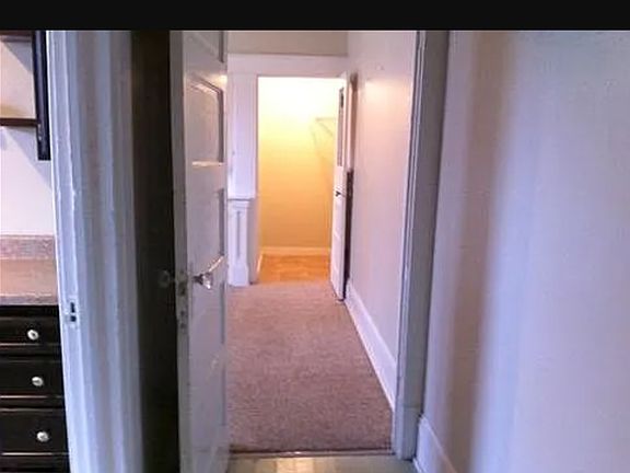 5th image of 958 SE Pine St