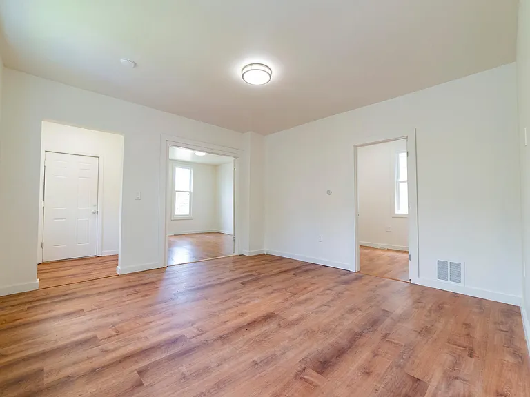 6021 Pear Ave #B — Photo 3