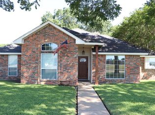 208 Solon Rd, Waxahachie, TX 75165