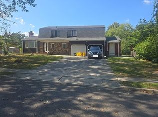5 Dolphin Ln, Hamilton, NJ