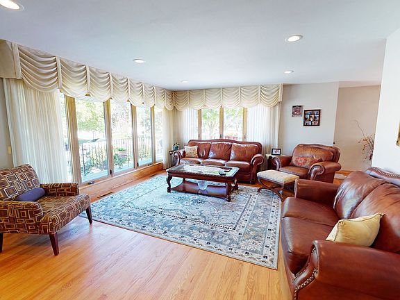 3rd image of 8158 N Susan Ct