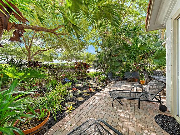 5th image of 520 Tomahawk Court