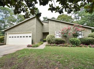 5812 Glenn Hollow Ln, Norcross, GA 30071