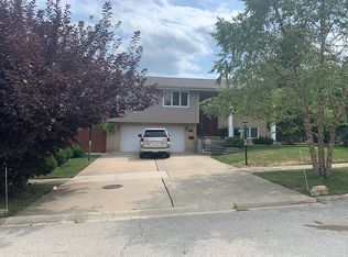 9155 W 93rd St, Hickory Hills, IL