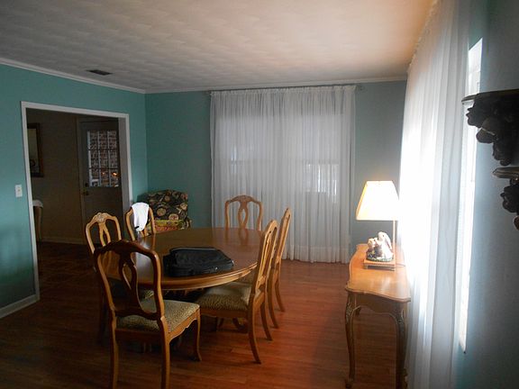 2nd image of 3921 Meek Dr