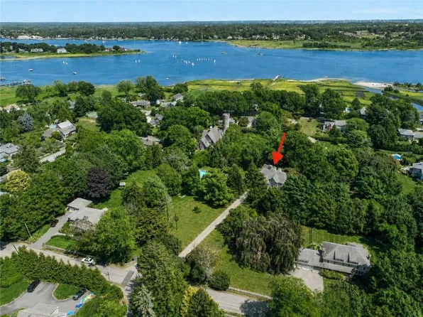 360 Rumstick Rd, Barrington, RI 02806