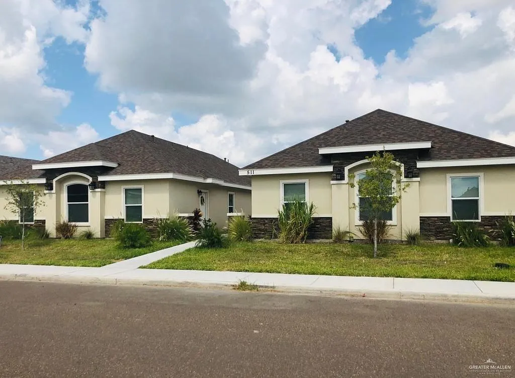3 bed, 2.0 bath, 960 sqft, $1,100 — Photo 1