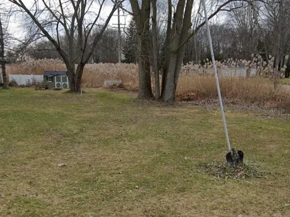 379 Center St, Algonac, MI 48001