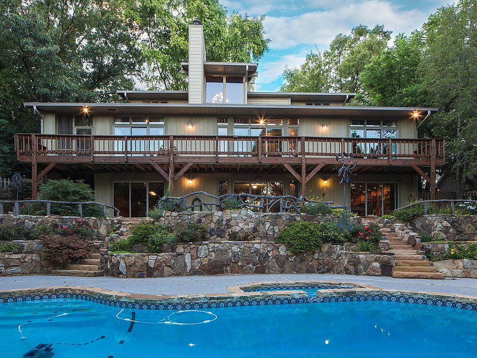 1st image of 11114 Crown Point Dr #5A