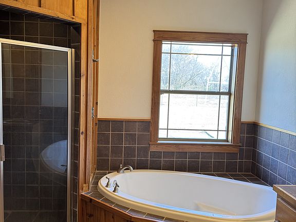 2nd image of 655 Loftice Rd