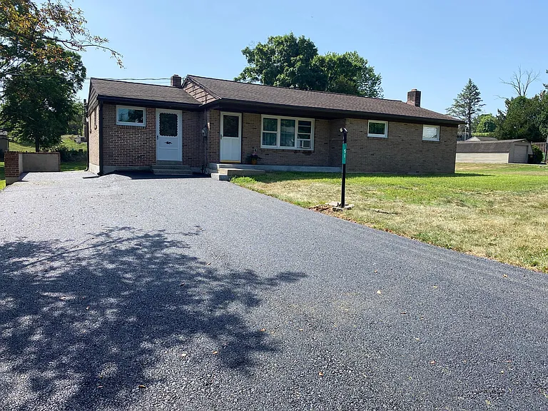 51 Clay Slate Rd — Photo 2