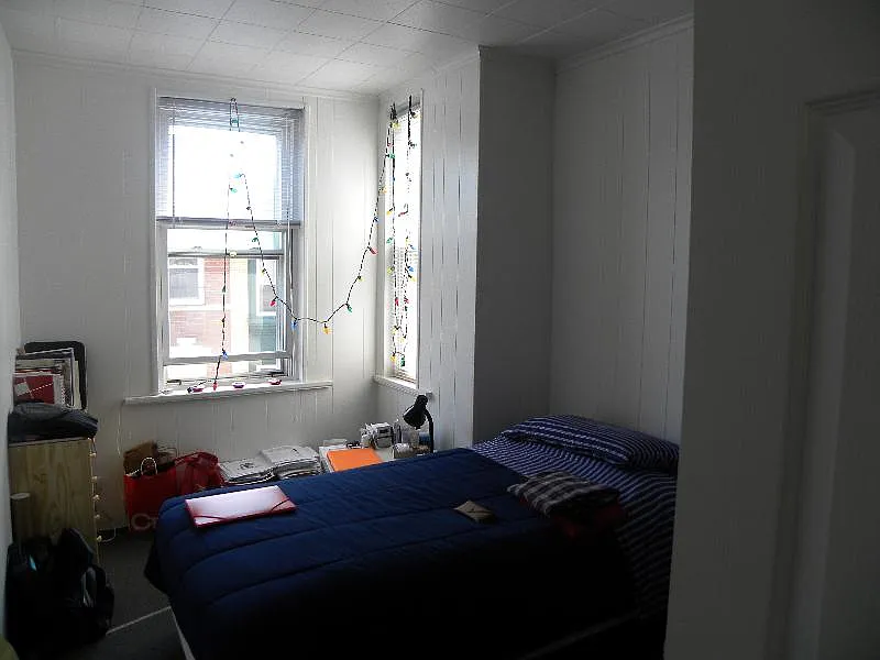 3 bed, 900 sqft, $4,500 — Photo 3