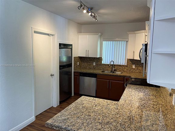 4th image of 855 NE 143rd St