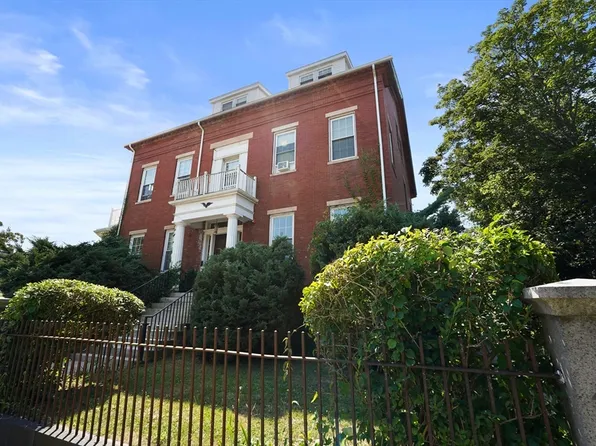 37 S 6th St, New Bedford, MA 02740