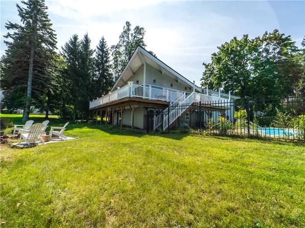 4369 Lake Rd, Williamson, NY 14589