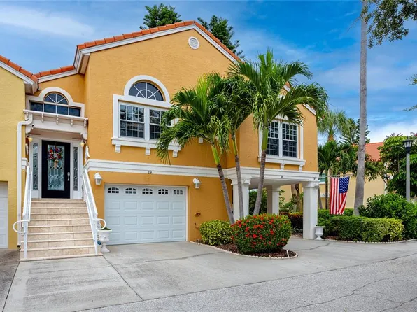 18 Crescent Pl S, Saint Petersburg, FL 33711